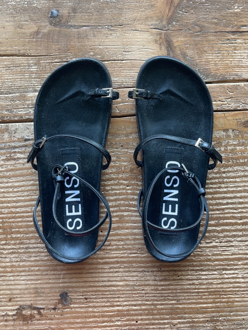 SENSO domino leather sandal with silver buckle details